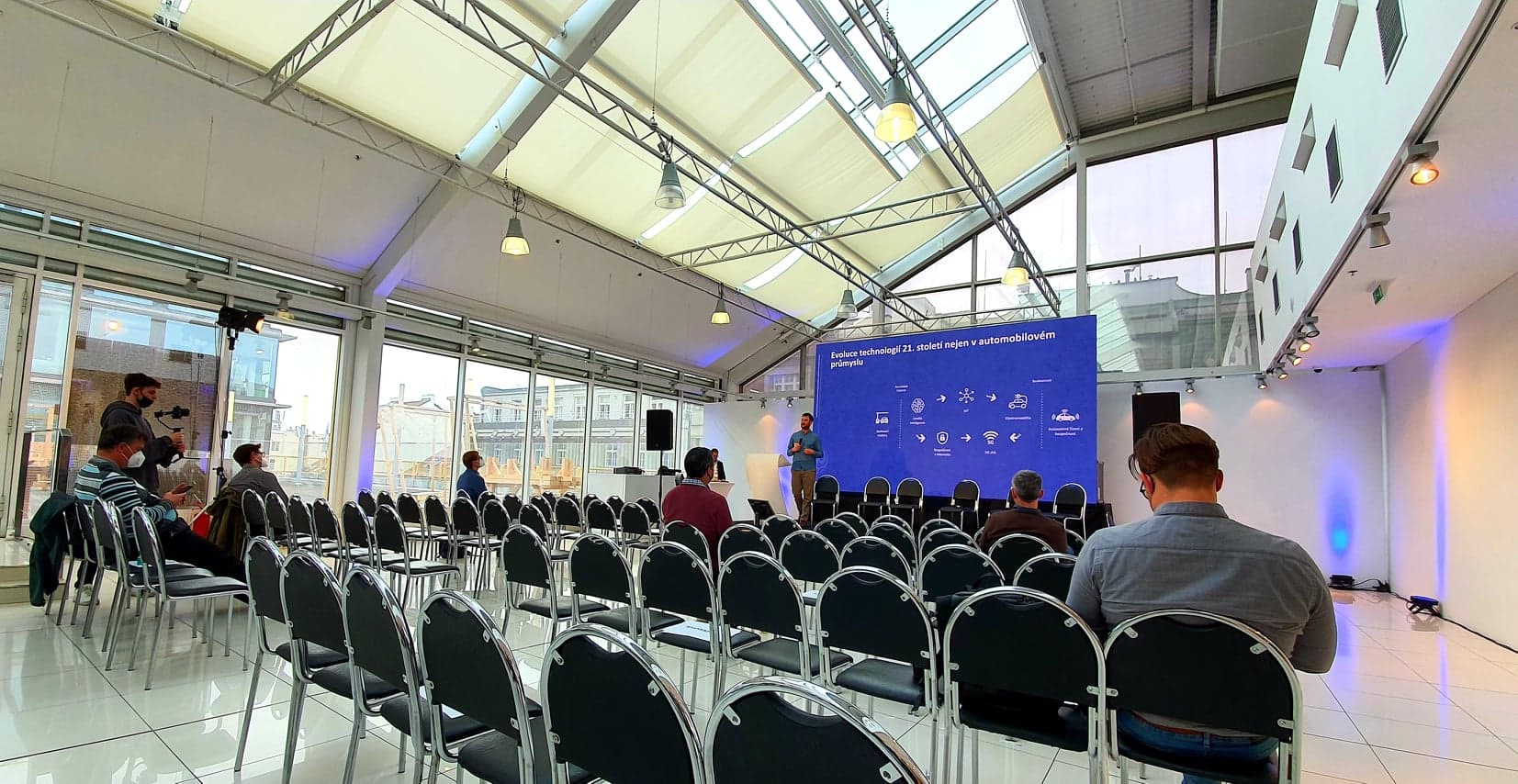 Tento týden jsem se účastnil panelové diskuse na konferenci Future of Mobility🚗…