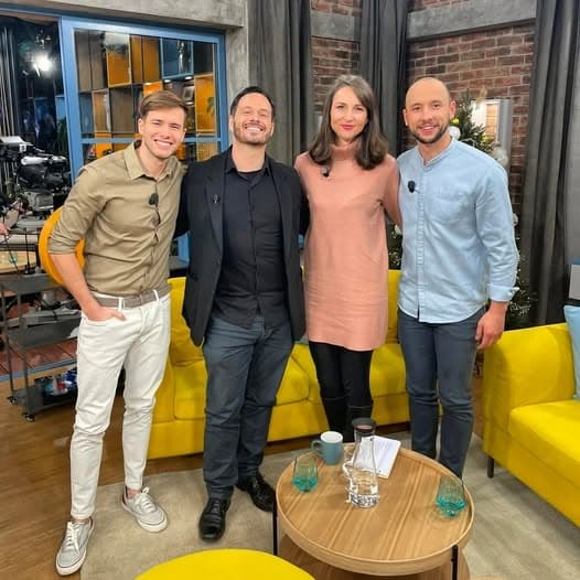 Today I was with the amazing Alena Resl on Snídaně s Novou📺. We talked about how…