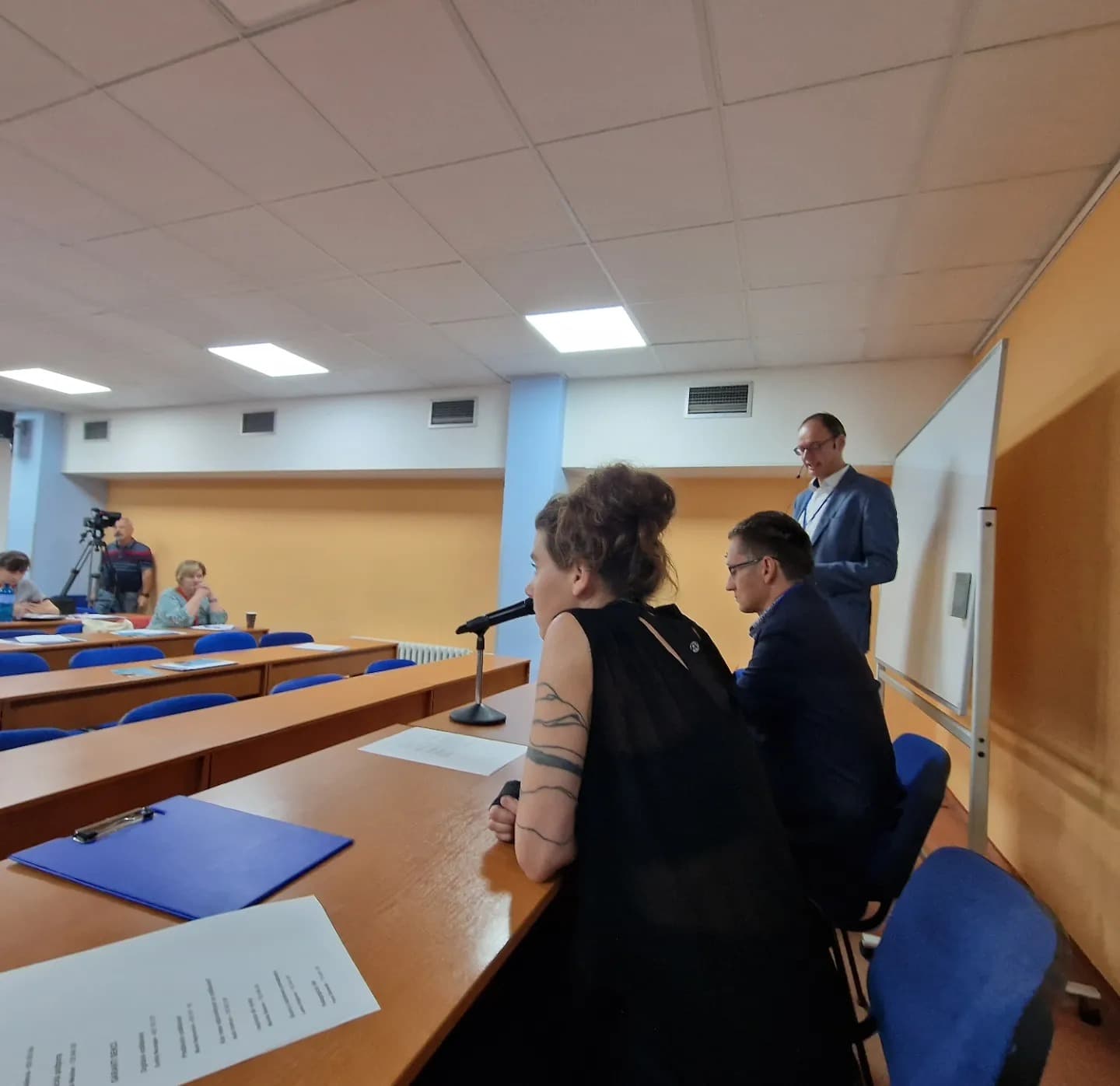 Today I had the honour of being a panellist at a conference in the heart of Prague! 🏛️