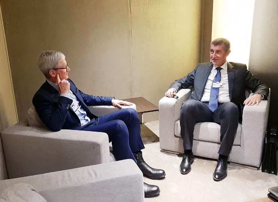 Apple Receives an Invitation to Prague. IBM Wants to Explore Artificial Intelligence Here