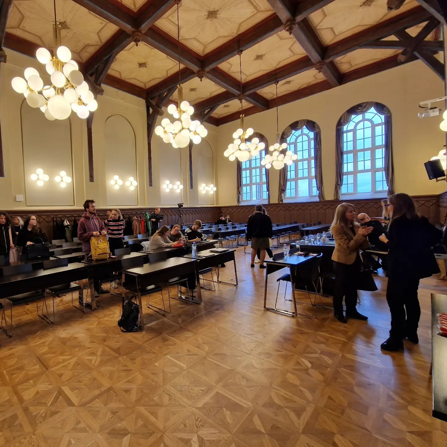 🌟🎤 Jaký úžasný týden plný přednášek a konferencí! Každý den je nová výzva a no…