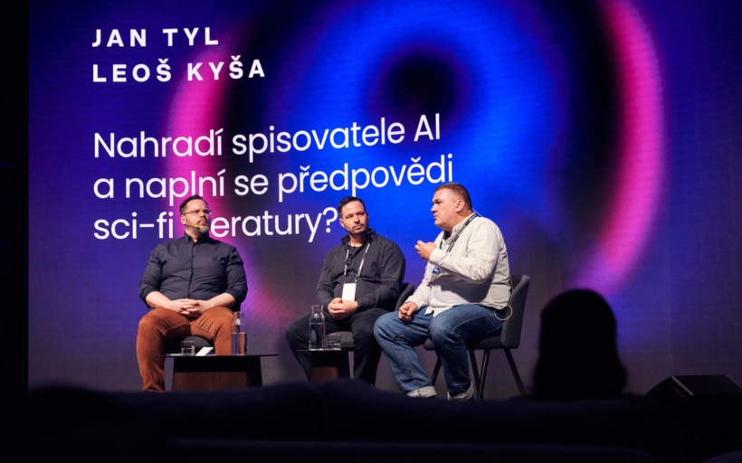 Leoš Kyša and Jan Tyl on stage at the CzechCrunch Future conference. Photo: Thomas Habr / CzechCrunch